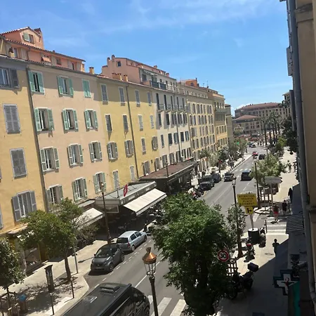 Hyper Centre דירה *