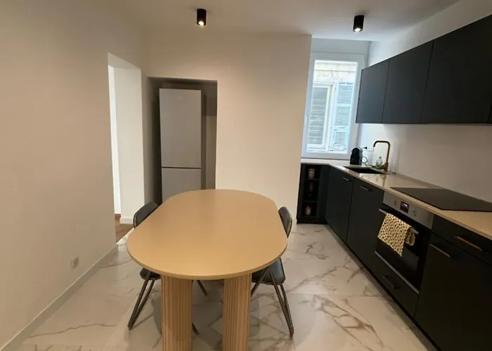 Hyper Centre אז'אקסיו